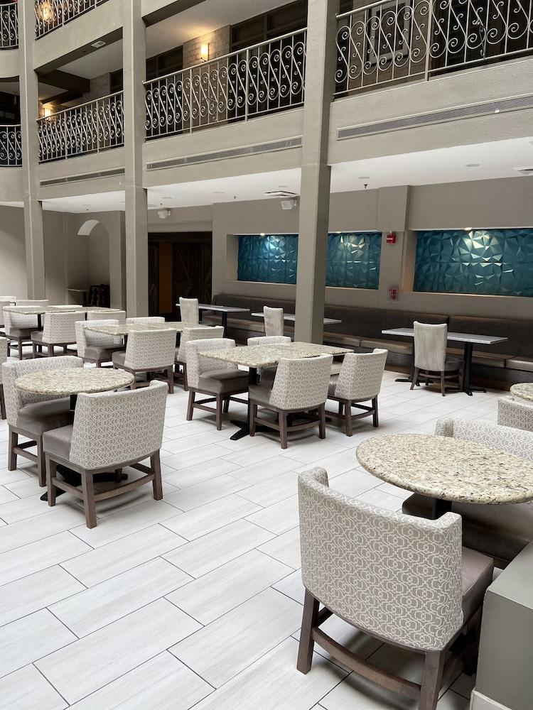 Embassy Suites By Hilton Chicago Schaumburg Woodfield Esterno foto