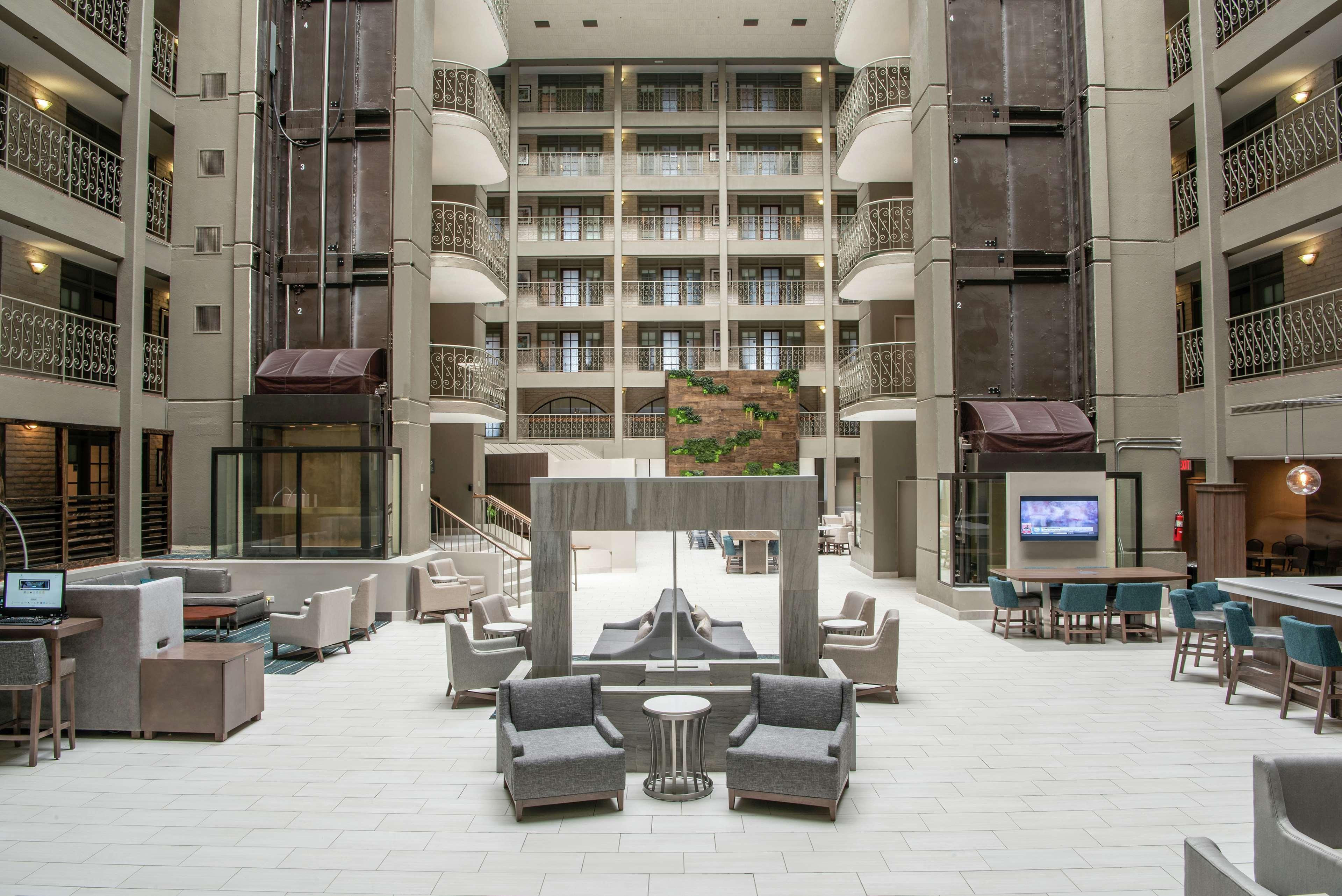Embassy Suites By Hilton Chicago Schaumburg Woodfield Esterno foto
